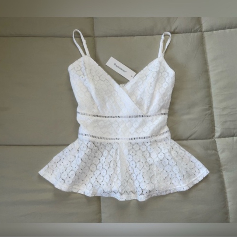 (NWT) FRANCESCA’S White Lace Top